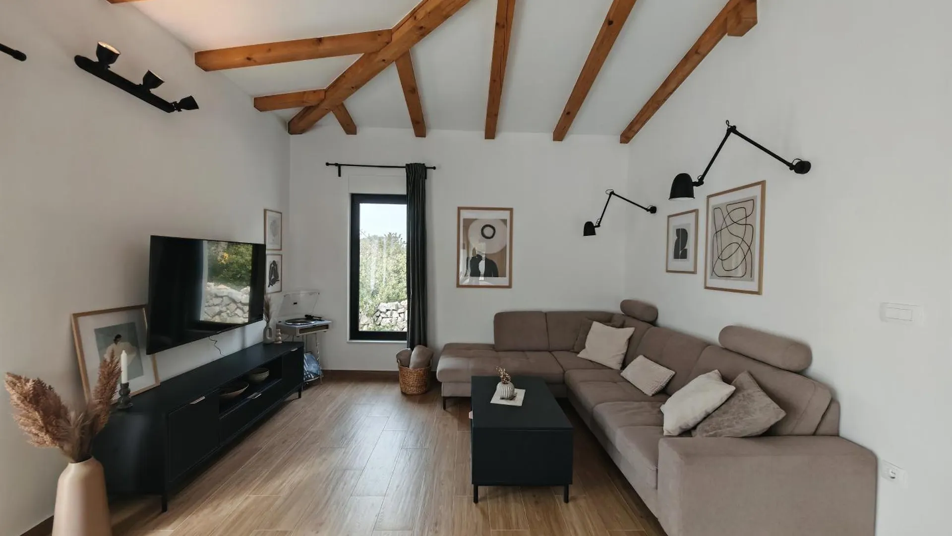 Holiday House Lopar Silba